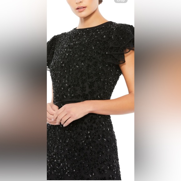 🌺Mac Duggal HIGH NECK FLUTTER CAP SLEEVE GOWN - Picture 3 of 16